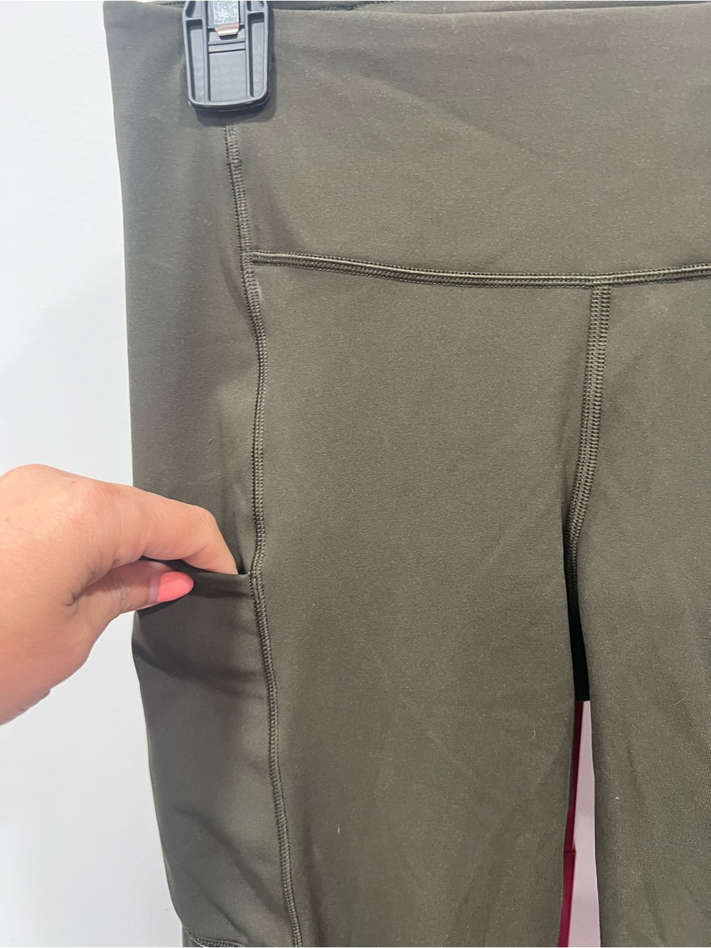 Lululemon Speed Up Leggings side pockets 4 - Picture 5 of 7